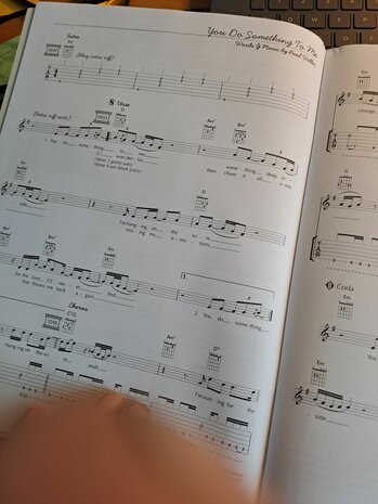 Open Chords: A Beginner's Guide with 18 Timeless Rock Riffs (Book/CD)